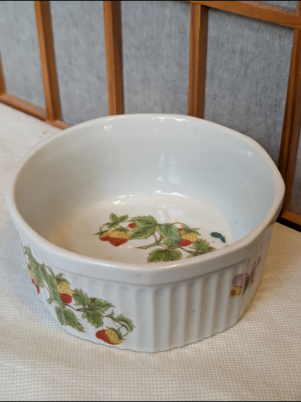 Vintage Royal Crown Ardalt 6.5 Inch Oven To Table Cookware Dish Strawberry Butte